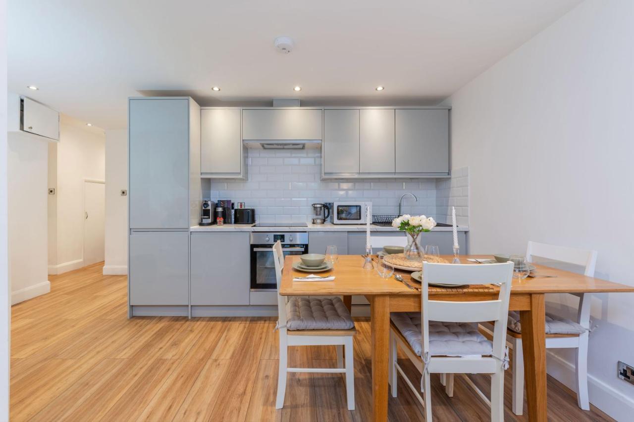 Three-Bedroom Bliss In London Town Экстерьер фото