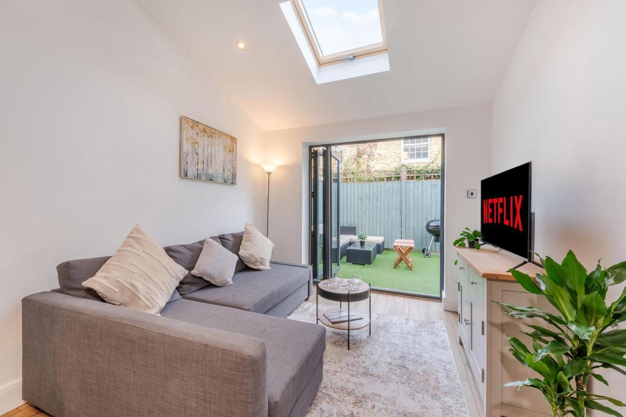 Three-Bedroom Bliss In London Town Экстерьер фото